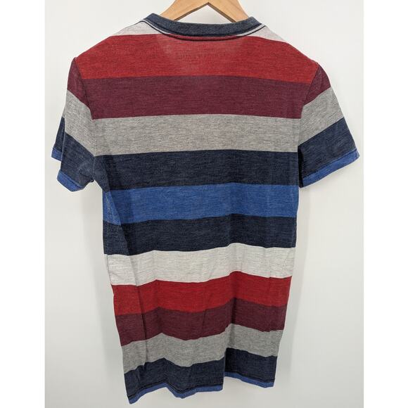 American Eagle Outfitters Men’s V-Neck Striped Tee XS Athletic Fit Gray Blue Red - Picture 2 of 5